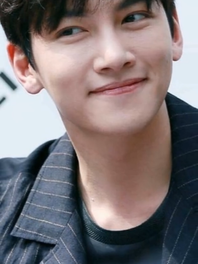 #padahariini gulapun kalah manis sama kamu oppa🤭😚#jichangwook #jcw #cintasuci5197 