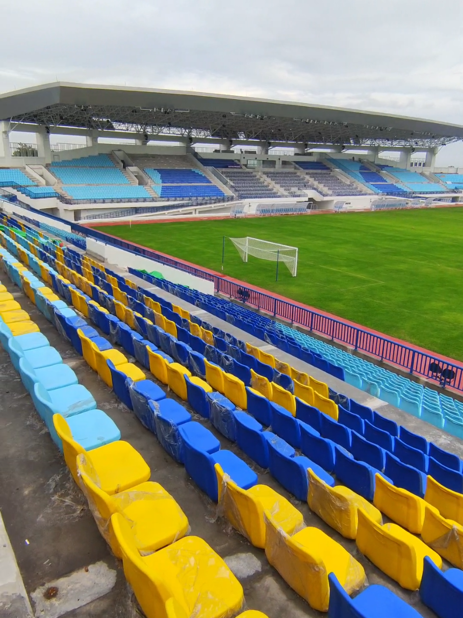 Stadion Surajaya Lamongan Standar Fifa.  #updatestadionsurajaya  #sepakbolaindonesia  #perselalamongan  #liga1indonesia  #liga2indonesia  #persela  #surajayaterkini  #stadionindonesia  #surajayalamongan  #surajayastadium 