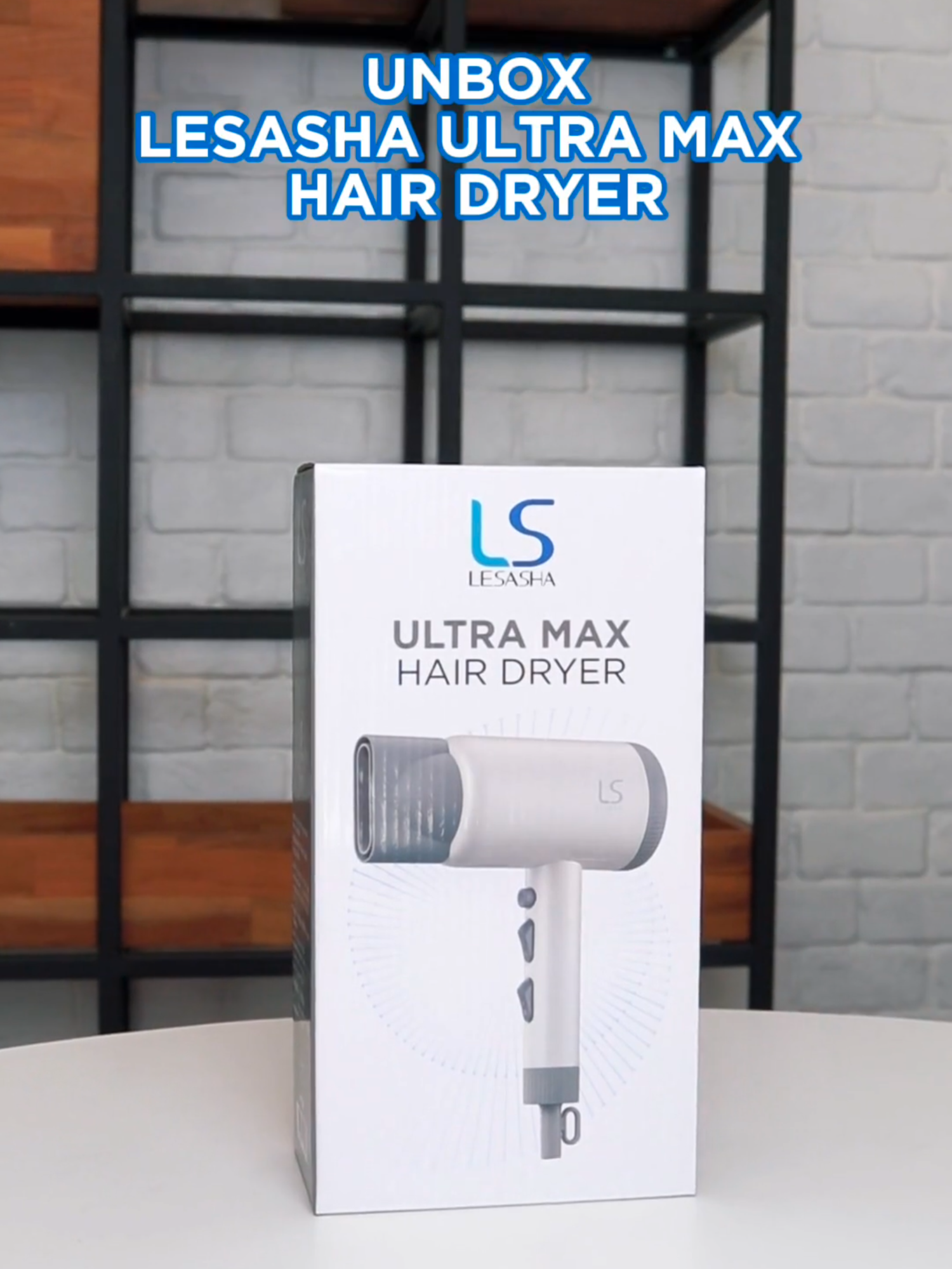 ✨ 𝙉𝙀𝙒 Lesasha Ultra Max Hair Dryer ไดร์เป่าผมลมแรง ราคาเบา พร้อมขึ้นแท่นไดร์ลูกรักตัวถัดไป ไดร์เดียวเกินพอ 😌 💙 ไซส์เล็ก น้ำหนักเบา แต่ลมแรงเพราะวัตต์สูงถึง 2,000 วัตต์ 💙 ผมไม่ชี้ฟู เพราะมี Ionic Technology 💙 ปรับอุณหภูมิและแรงลมได้ 6 ระดับ 💙 มี Hanging Loop แขวนเก็บหลังใช้งานได้ทันที Lesasha Ultra Max Hair Dryer ราคา 990 THB  📌หรือช้อปที่ห้างสรรพสินค้า Central, Robinson, The Mall, Siam Paragon, The Emporium, Home pro, Power buy, Power Mall, Eve and Boy ทุกสาขา และร้านค้าชั้นนำทั่วประเทศ #LESASHA #ผมสวยง่ายคุณก็ทําได้ #LesashaUltraMaxHairDryer