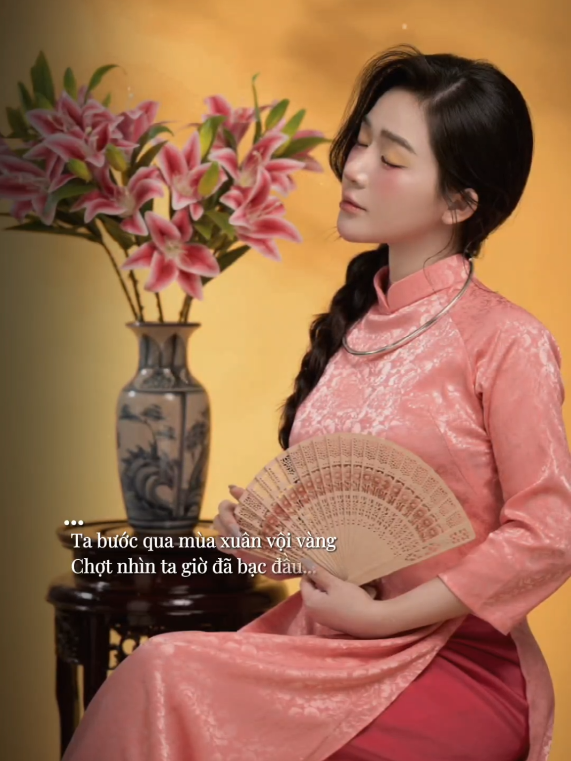 Đếm xuân qua thấy ta già thêm mớ tuổi... #lyrics #nhachaymoingay #maucapcut #nhotu #demxuanqua #bolero