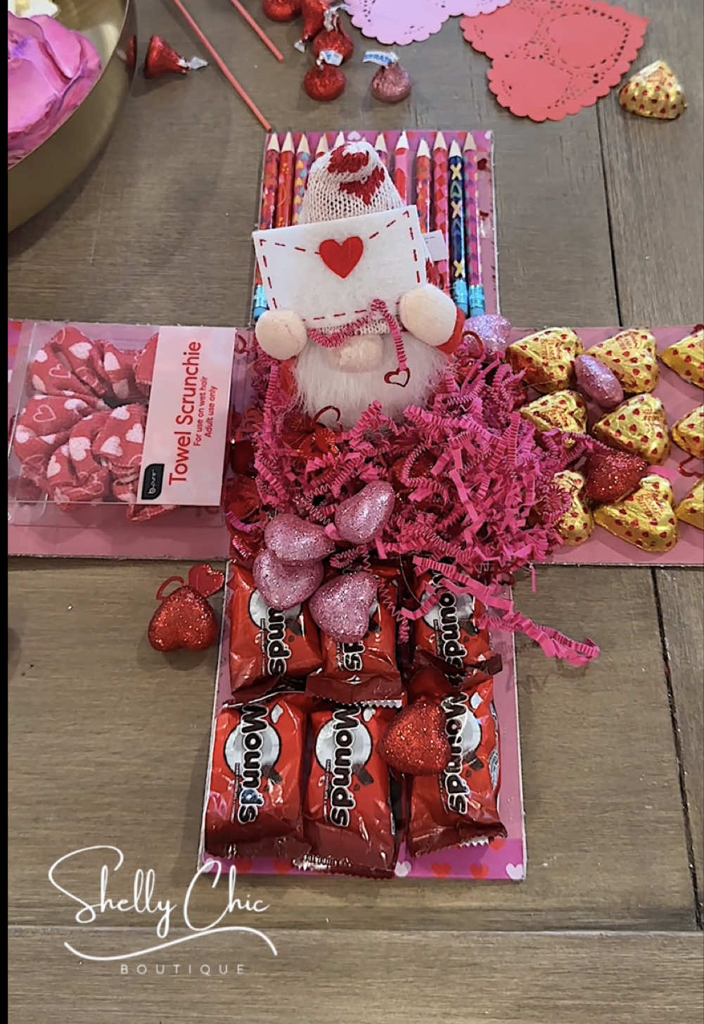 Easy DIY gift idea for Valentine’s Day. 🎁 Everything came from Dollar Tree so it’s easy, fun and affordable. Customizable and versatile, these are great gifts for both kids and adults.  #diygift #diyvalentine #valentinesdiy #valentine #giftideas #ValentinesDay