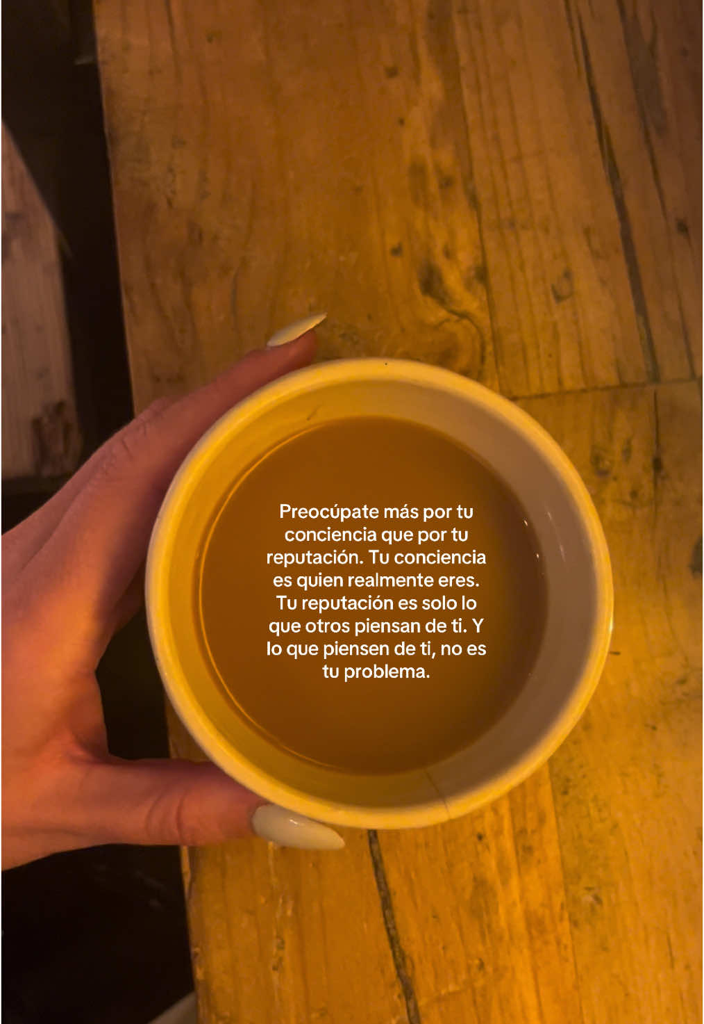 Tu conciencia te define. La opinión de los demás, no. #crecimientoespiritual #crecimientopersonal #conciencia #transformación #cafe 