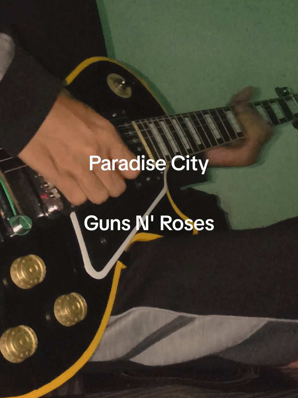 Paradise City - Guns N' Roses #gunsnroses🌹🔫 #paradisecity #guitar #guitartok #fy #fyp #fypシ 