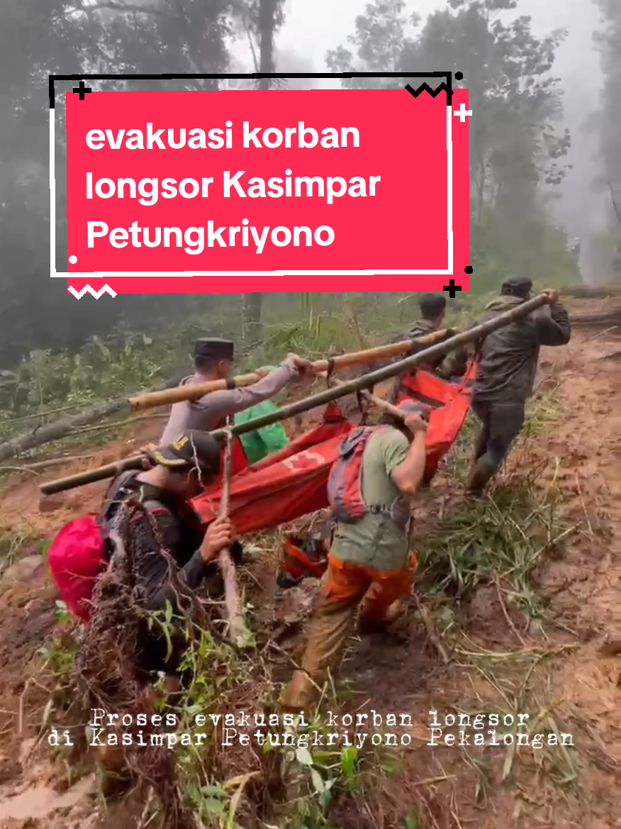 Walaupun medan yang sulit, tidak menyurutkan semangat petugas gabungan TNI Polri, BPBD, PMI, relawan dan warga, yang tanpa lelah bersama sama melaksanakan evakuasi korban longsor di Kasimpar Petungkriyono Pekalongan, Selasa (21/1/2025) lengkapnya ⬇️⬇️⬇️ tribratanews.pekalongan.jateng.polri.go.id #polri #polripresisi #polrespekalongan #poldajatenghadir #polisibaik #viral #breakingnews #bintangyanghilang #sad #soundviral #fypsound #viral #fyp #longsor #pekalongan #kajen #oknum #polisiviral #polisitiktok #polisipekalongan #polisiindonesia 