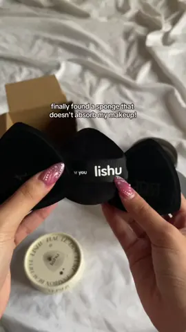this lishu sponge is a game changer!👀 #makeup #makeuptutorial #makeuphacks #makeuptools #sponge #cushionsponge #powder #powderpuff #recommendations #affordable #lishu #lishusponge #makeupsponge #tiktok #tiktokbudol #blowthisup #vi #viral #fyp #fypシ゚ #tutorial #beauty #BeautyTok #beautytips #beautyhacks #lishuph 