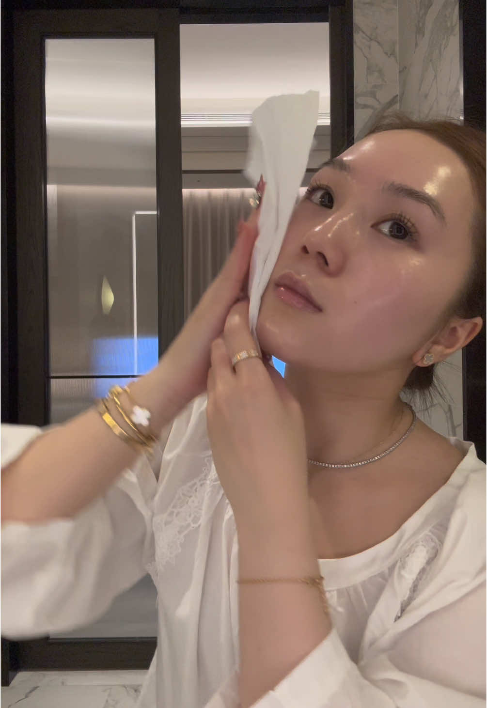 My moms approval comment 🥹💫 the glow is real with the collagen mucin #cleardea #collagen #realglow #glowyskin #kbeauty