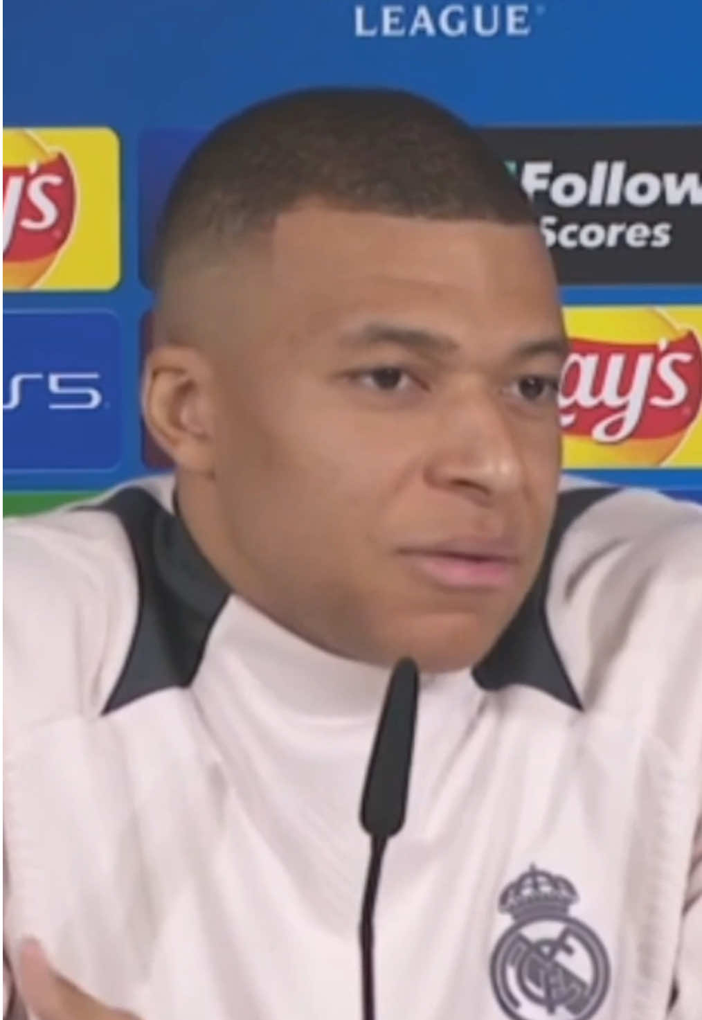 🗣️ Mbappé y ser humilde en el Real Madrid.  💬 “A un equipo que ha ganado todo no puedo llegar y decir: ‘eh tú, pásame el balón”. #mbappe #realmadrid #deportesentiktok #tiktokfootballacademy #humildad #champions #madrid 