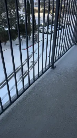 this how slow & calming i need my days to start  #houston #snow #relaxation 