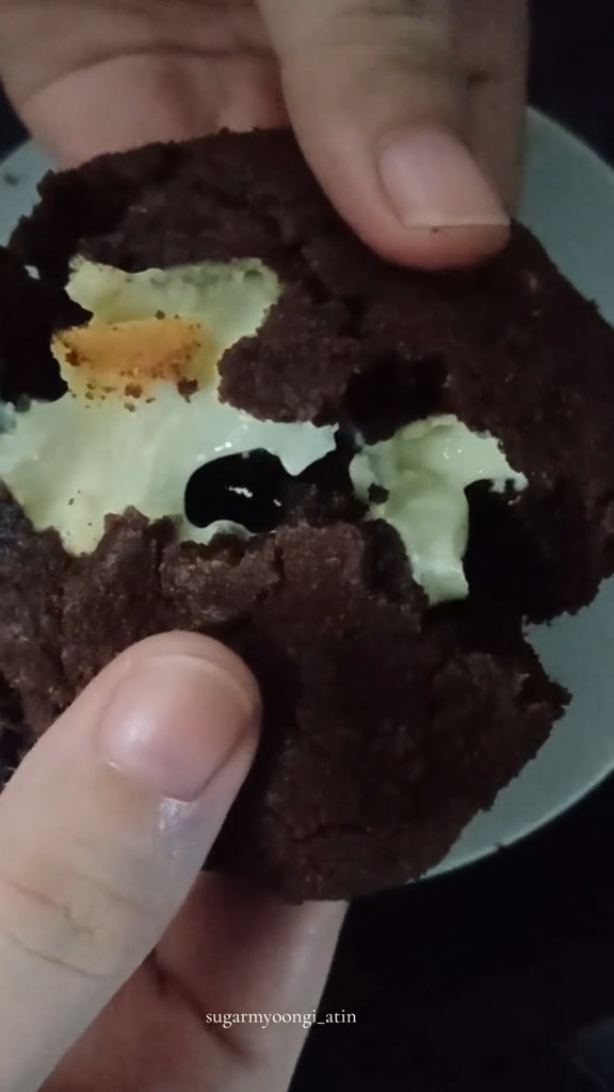 Drip & Bites cookies😍 #cookies #chunkycookies #dripandbites #chocolate #darkchocolatecookies #whitechocolate #Foodie #mukbang #fyp 