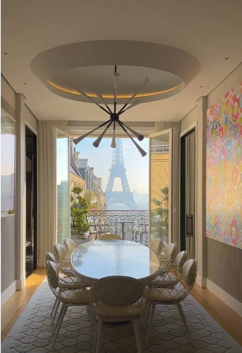 A magical view of the Eiffel Tower from this 522 sqm apartment, fully renovated by an internationally renowned decorator. #danielfeau #paris #paris16 #trocadero #toureiffel #christiesrealestate #luxury #instarealestate #luxuryestate #immobilierdeluxe #appartement #apartment #vue #view #luxuryhomes #luxurylifestyle #immobilier 