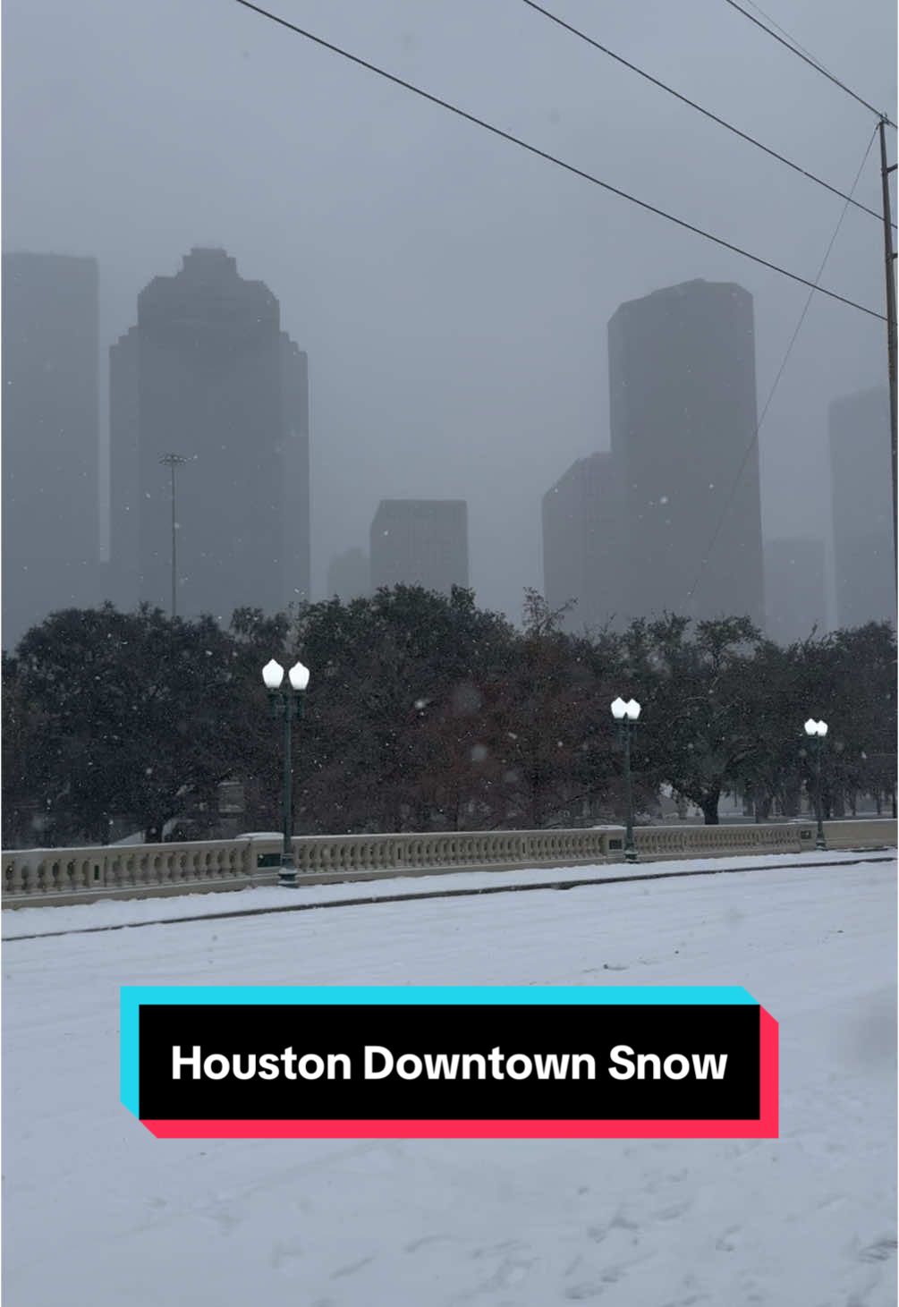 Htown Downtown Snow #houston #snow #houstonsnowstorm #houstontexas #htown #houstonsnow #sabine 