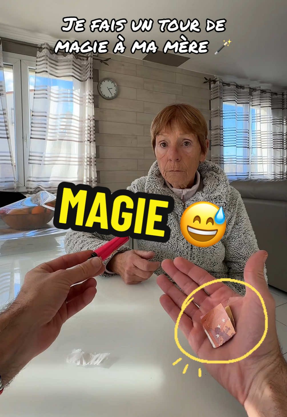 Je fais un tour de magie à ma mère 😂 #creatorsearchinsights #magie #tourdemagie #magique #magic 