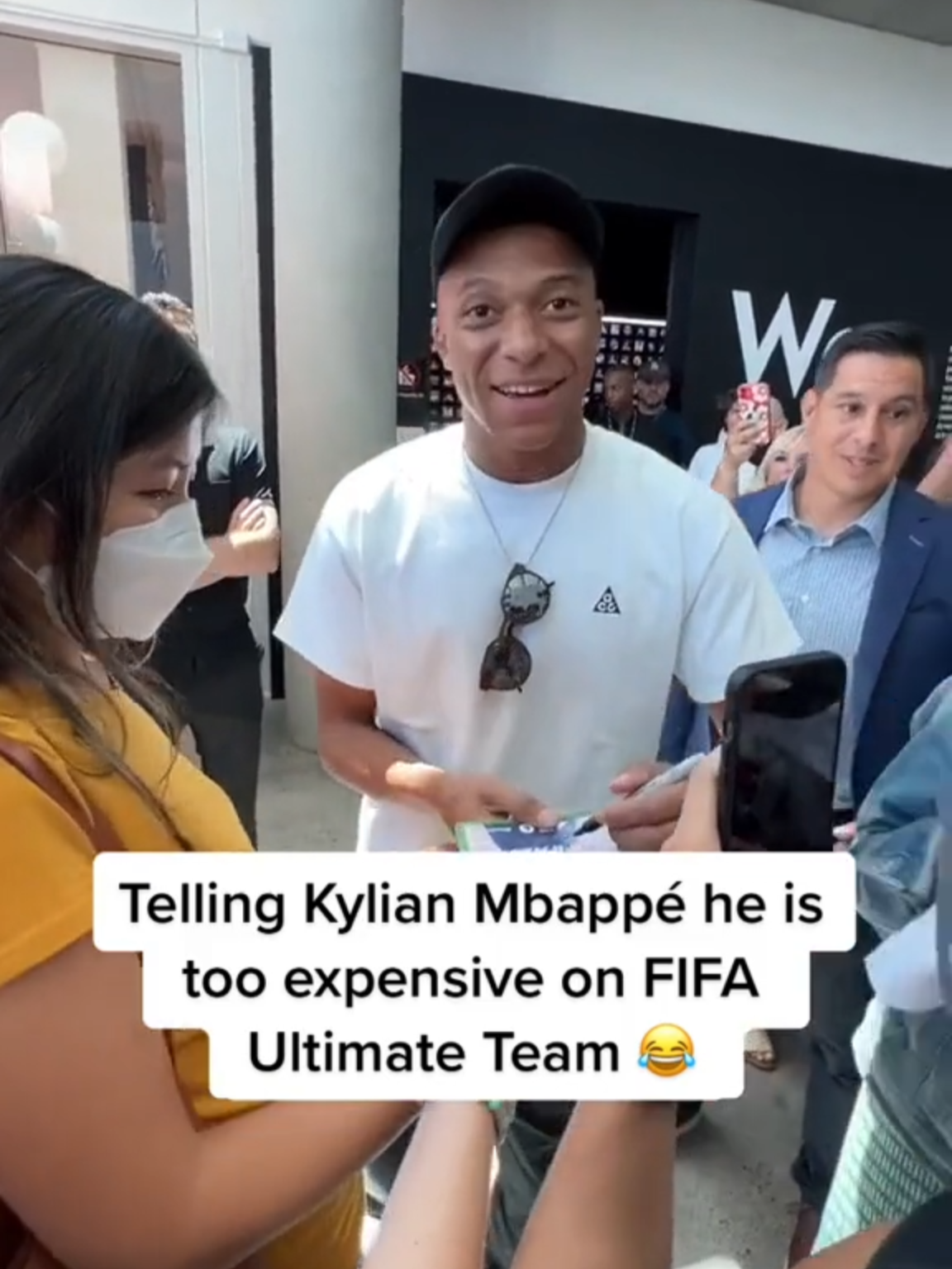 Mbappe knows just how valuable he is 😂😉 #90min #fifafut #mbappefifa #kylianmbappe