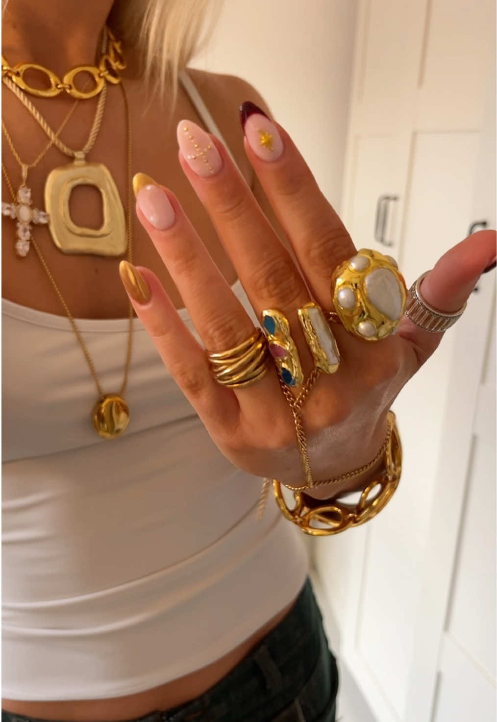 the nails deserve their moment #jewelryinspo #nailtrend #nailinspo #pinterest #nailart #goldjewelry #chunkyrings 