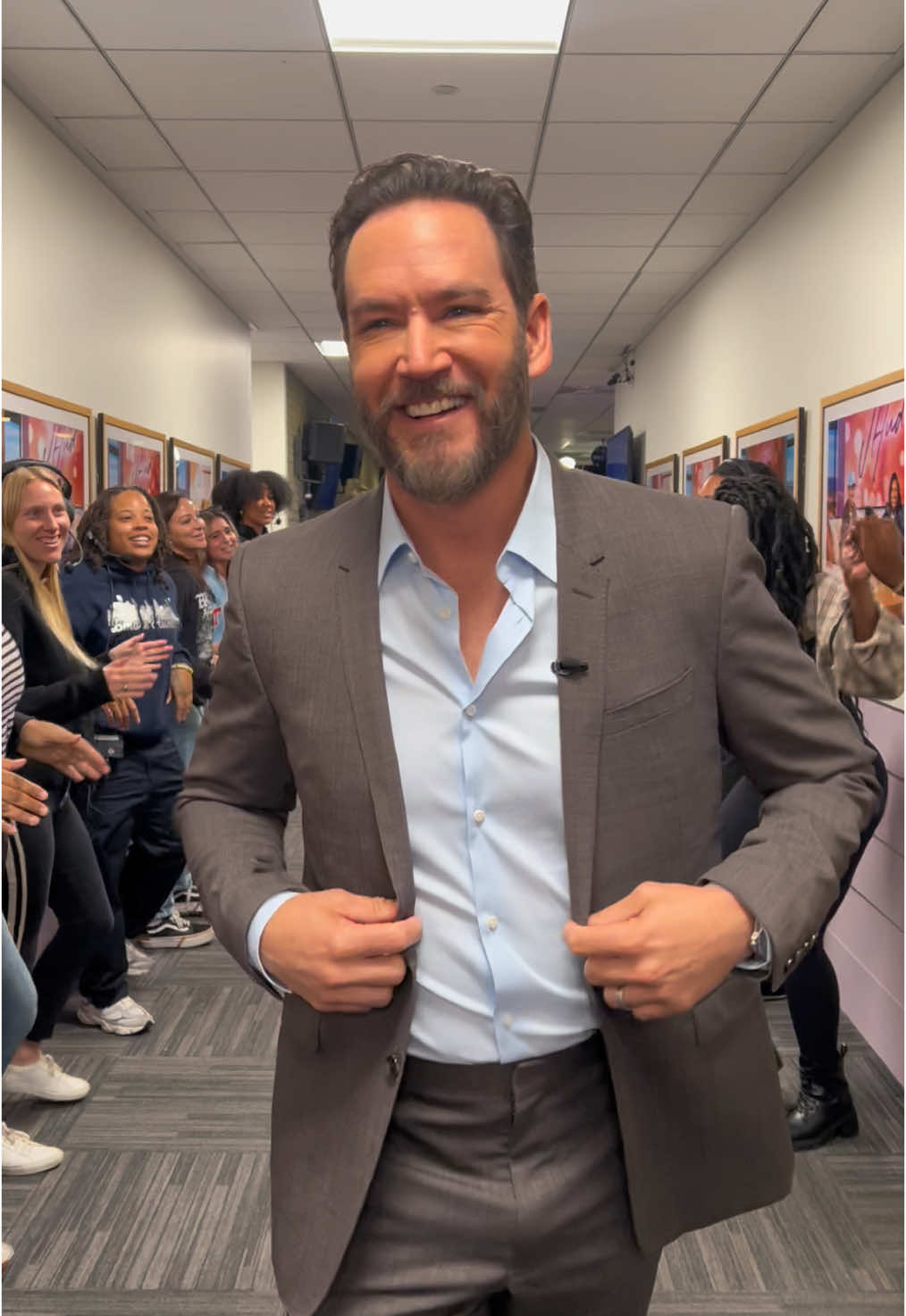 Mark-Paul Gosselaar is here today! #thejenniferhudsonshow #jenniferhudson #markpaulgosselaar #jhud 