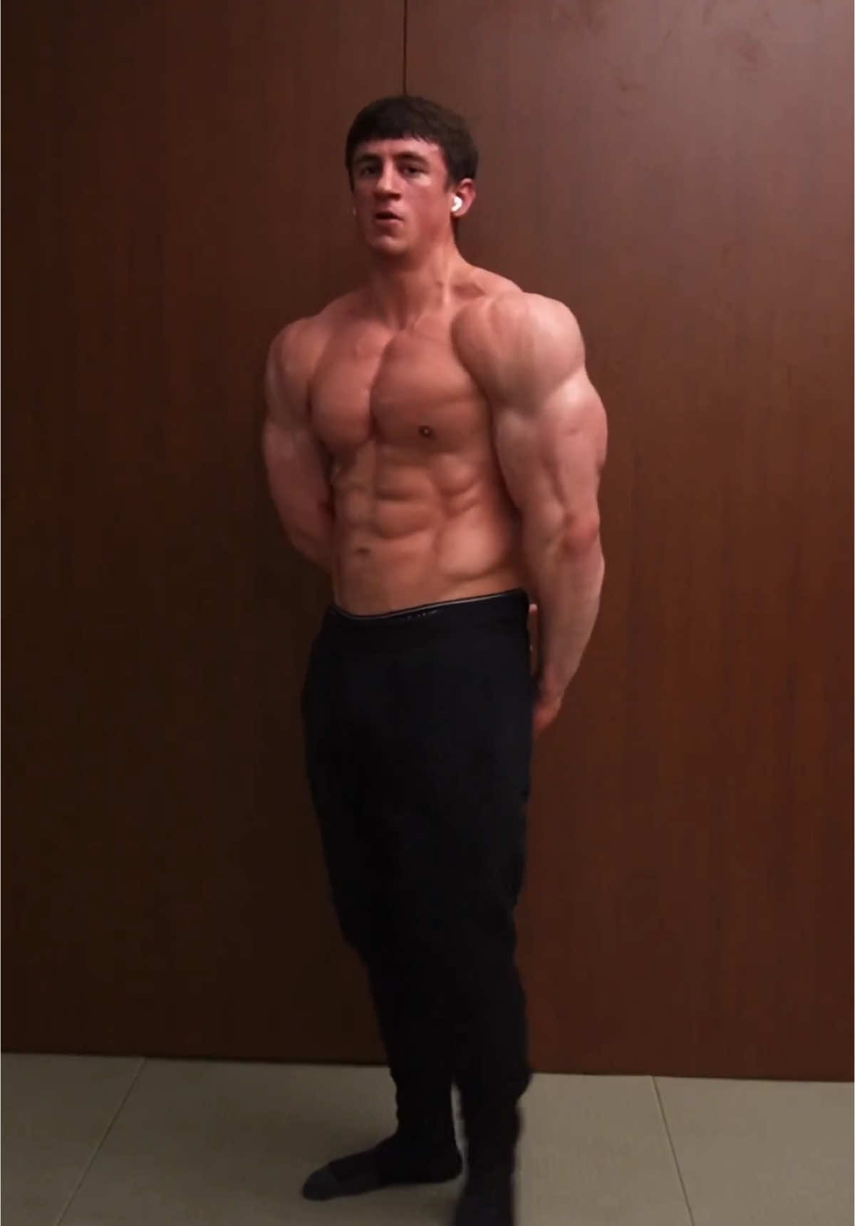 Young Muscular Jonny #body #muscular #gymaddict #bodybuilder #young #junior 