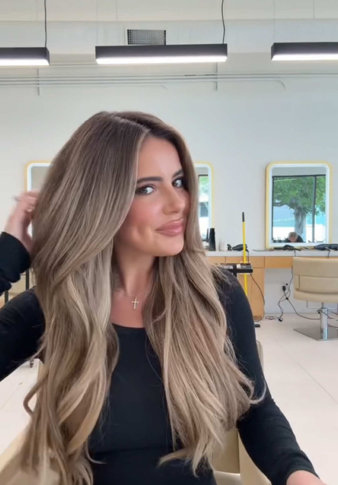 Add instant volume, thickness, texture & length with @Habithairx clipin hair extensions!🤗 Habithairx.com @Brielle Biermann wearing pecan sandie! #hairby_chrissy #haireducation #balayage #haircolorist #hairtransformation #haircolorist 