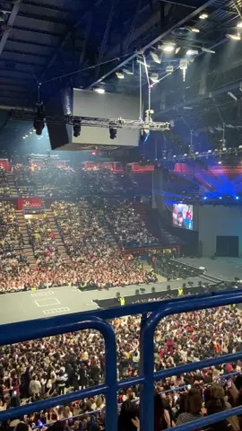 italian atinys singing bouncy this loudly before the concert even started !!  #ateezatiny #ateezfyp #ateezconcert #ATEEZ #ateeztowardsthelight #ateeztour2025 #ateezinmilan #ateezinmilan2025 #ateezineurope #atinyfyp #atinys 