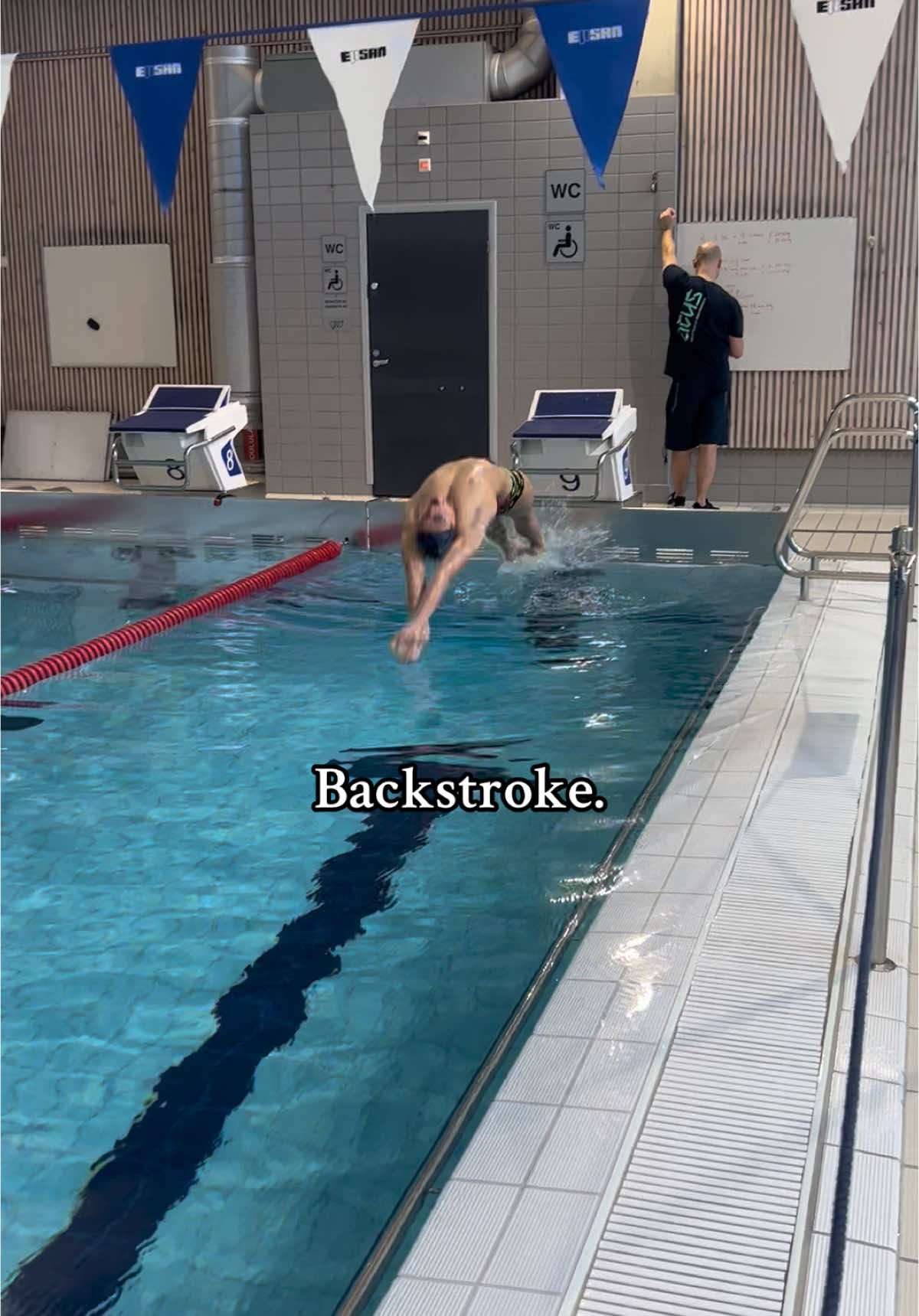 Are you a backstroker? #swimtok #swimmer #swim #athlete #backstroke #fyp #foryoupage❤️❤️ 