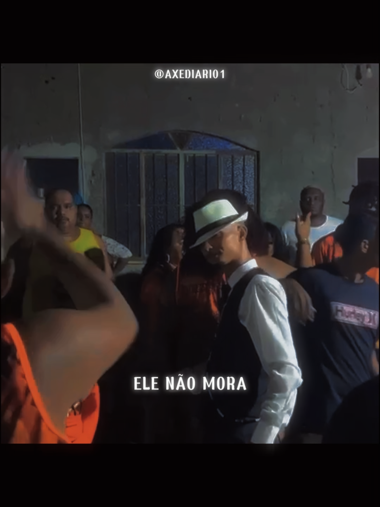 É amigo do sereno,é Malandrinho da Estrada... Salve Malandrinho da Estrada!🤍❤🎲 ||#fyp #umbanda #pontosdeumbanda #malandro