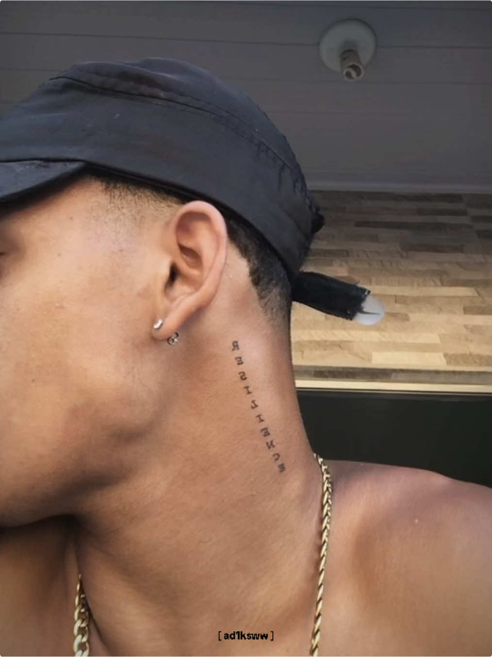 this tattoo 💔 #eartattoo #tattoo #piercing #fyp #fyr #recommendations #necktattoo 