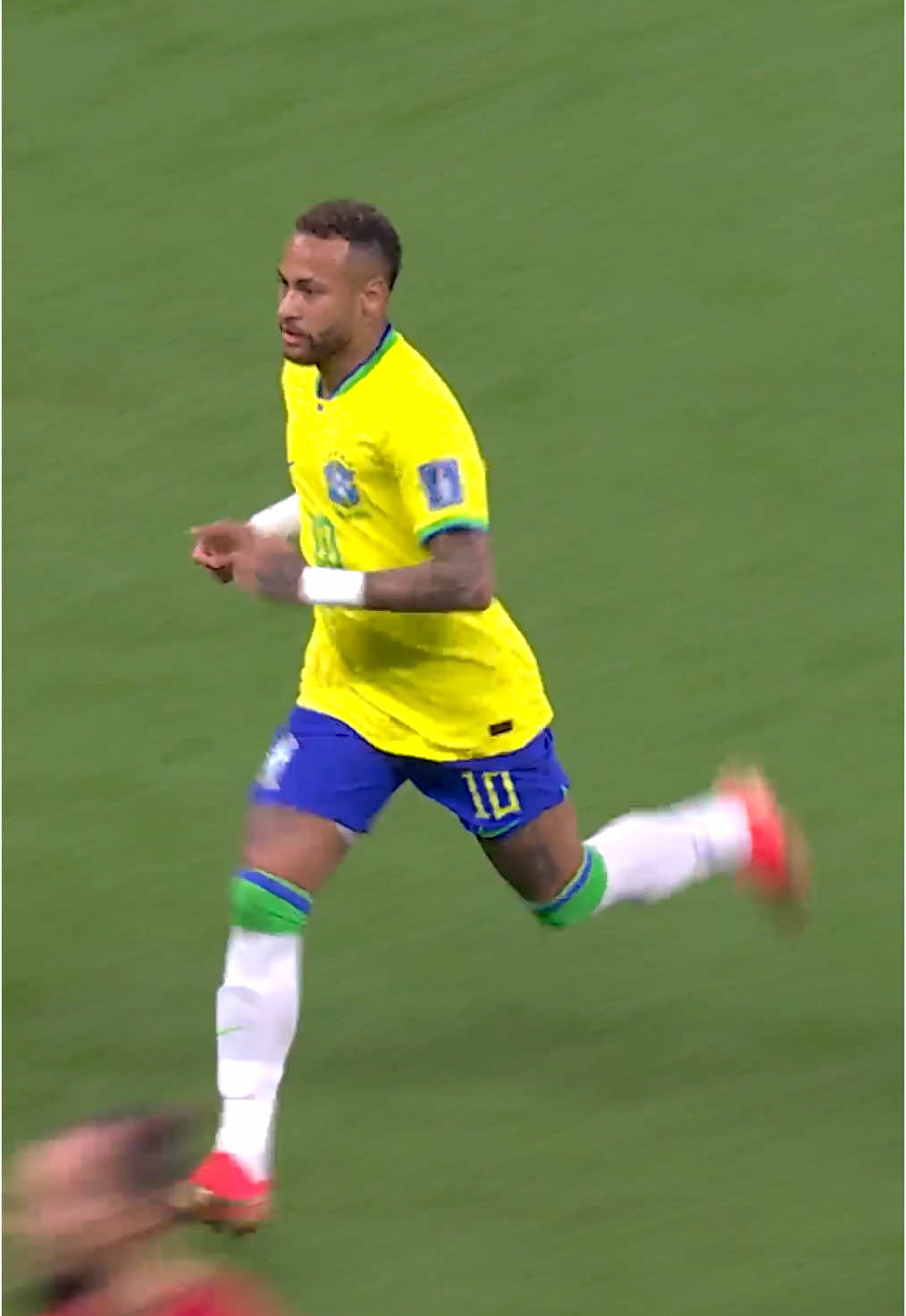 👕😂 Neymar wasn't expecting that! #FIFAWorldCup #Brazil #Neymar 