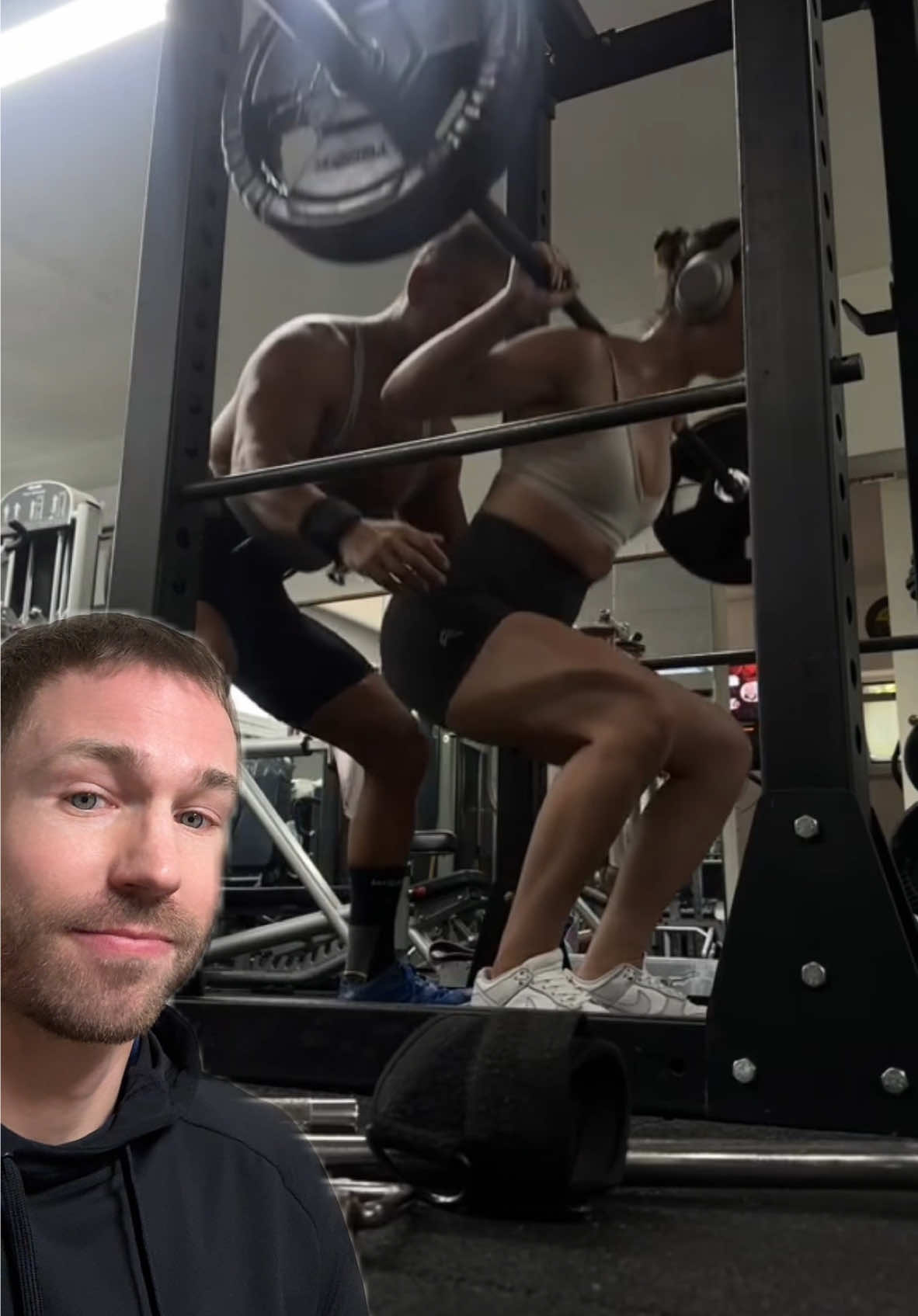 How to properly spot someone during a squat! @Nicole Scarpino #gym 