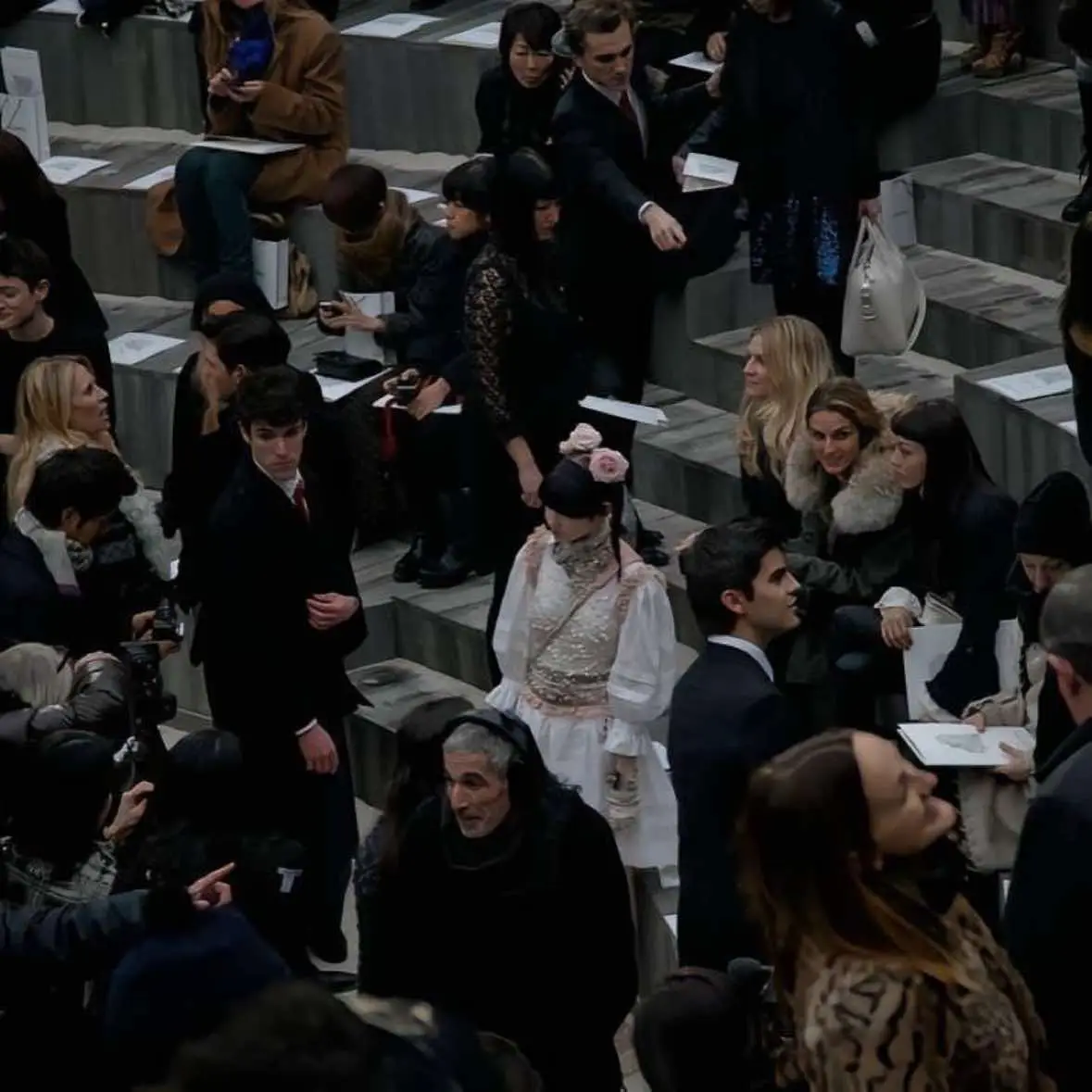 The light in the shadow, Grimes at the Chanel SS13 Haute Couture #fashionned #fashion #fashionweek #grimes #chanel #karllagerfeld #chanelss13 #springsummer 