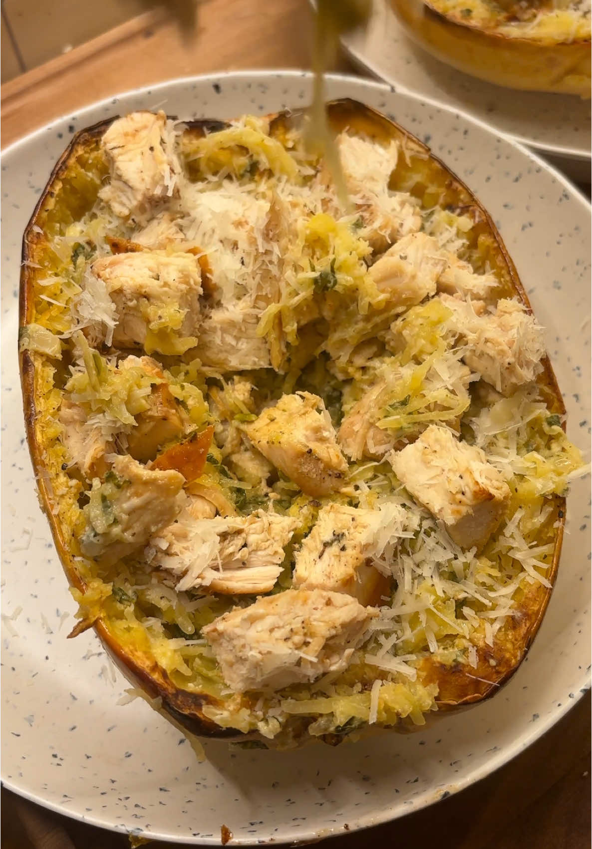 Some much needed comfort food in spaghetti squash form 🌝  #spaghettisquash #spinachandartichoke #squashrecipe #healthyrecipe #EasyRecipe #cozykitchen #healthyrecipes 