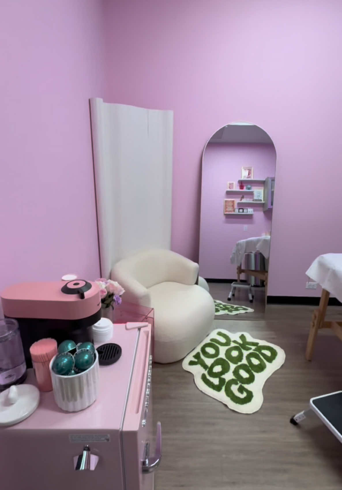 POV: You discover the most adorable pink waxing suite in metro Detroit! 🌸✨ I’m so excited to invite you to Esthetics by O, where good vibes, inclusivity, and expert esthetics come together! 💖 February appointments are booking up quickly, so be sure to secure your spot through the link in my instagram bio. Can’t wait to see you soon! 😌🩷 • • • • #EstheticsByO #WaxingSuite #BeautySalon #SelfCare #metrodetroit #detroitesthetics #royaloakwaxing #goodvibes #pinkesthetic #cutesalon #inclusivebeauty