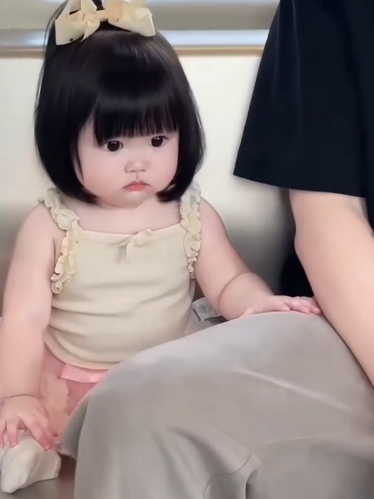 A baby girl  from Japan 🇯🇵