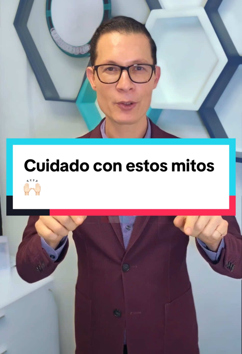 ¡CUIDADO! 🚨 Deja de creer en estos mitos, podrías poner tu salud en riesgo 🚨 Recuerda consultar a tu médico especialista ante cualquier duda y no hacer caso a lo que diga el internet 🙌🏻 Saludos 😇 #dermatologo #rafaderma #mitoorealidad #desmintiendomitos