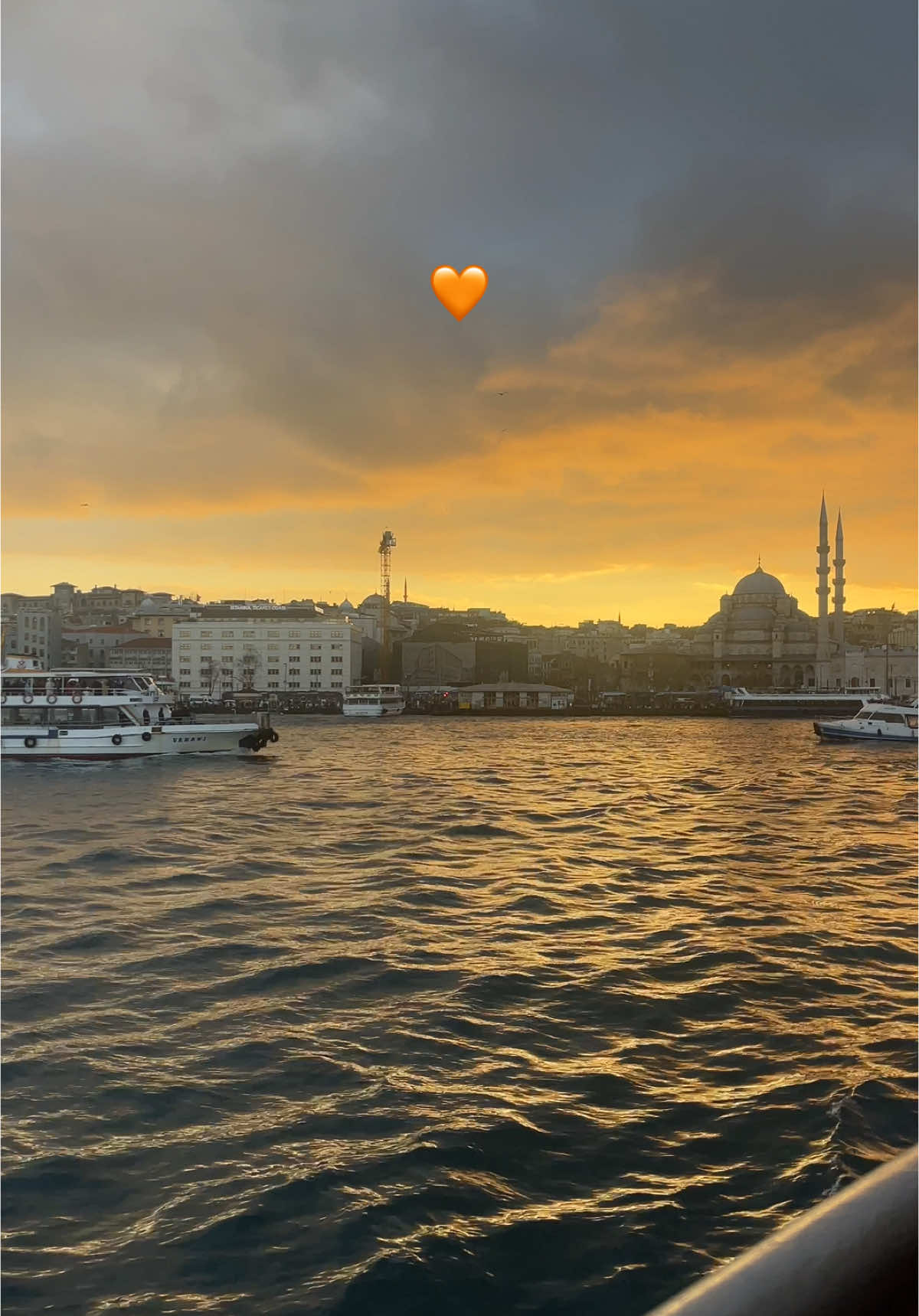 ويطل النهار 🧡 #captureramadanspark #مروان_خوري #مروان #اسطنبول #بحر #سياحة #سياحة_سفر #سياحه #سياحة_السعودية #حب #حبي #مناظر_طبيعيه 