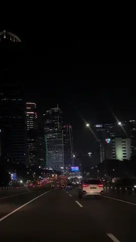 Jakarta malam hari #jakarta #jakartacity #jakartanight #fypシ  #afteroffice #toldalamkota 