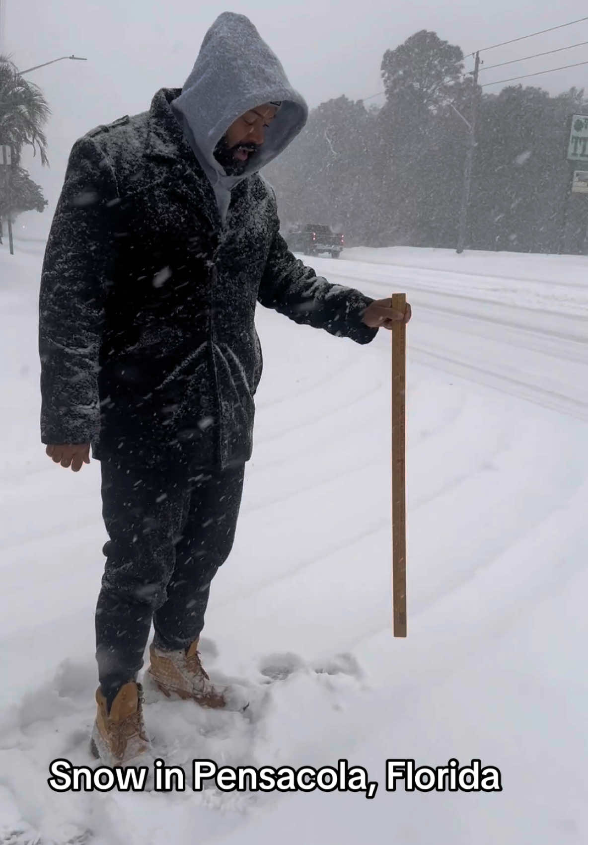 Snow in Pensacola Florida #snow #snowinflorida #winter #snowman #snowinpensacola 