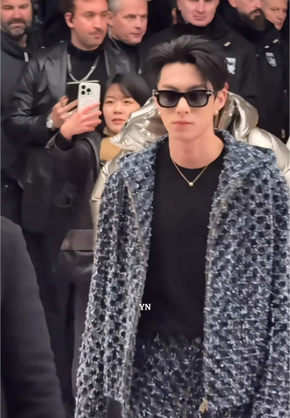 So Cute ayang 💜 ehh ada Jackson wang 😁#dylanwang #parisfashionweek #louisvuitton #aktorchina🇨🇳 #wanghedi王鹤棣 