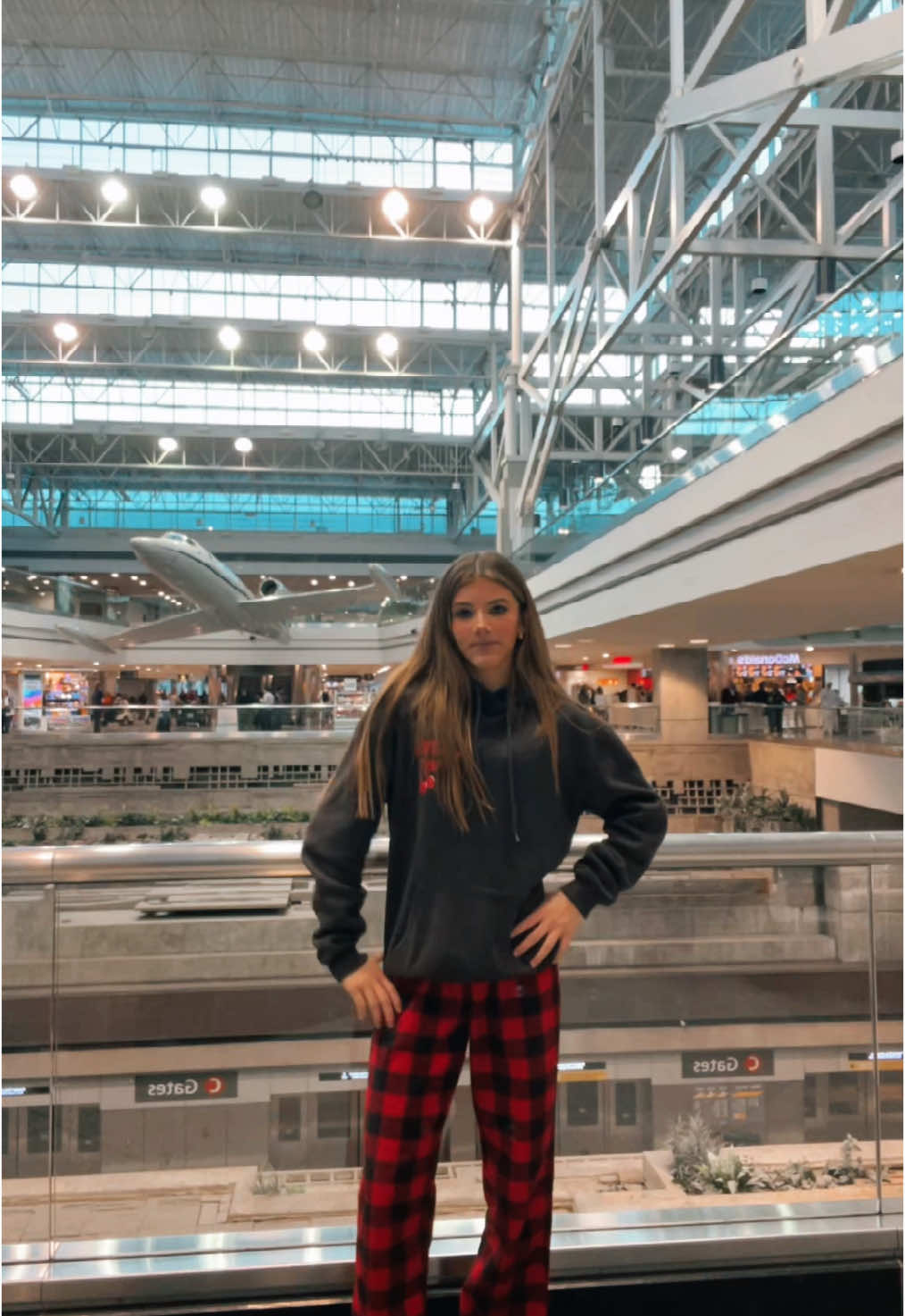 I got so many stares… #fyp #viral #tiktok #ban #tiktokban #dance #dancing #dancer #dances #dancin #dancers #dc #tag #new #gen #tagdc #pretty #cute #fun #no #airport #colorado #coloradoairport #conspiracy #creepy #