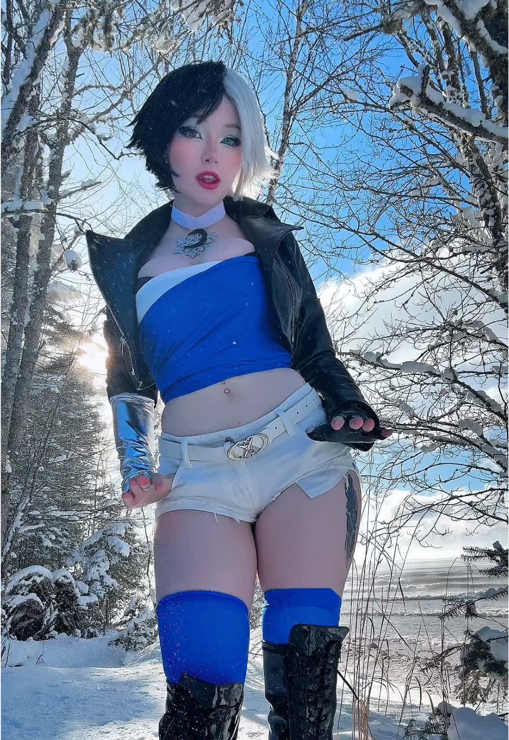 Luna snow in the snow ❄️💙 #lunasnow #lunasnowcosplay #marvelrivals #altgirl 