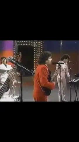 Rolonononon  Los hermanos Mier está bonita canción llega hasta el alma va con dedicatoria para esa persona especial que me encanta. Muñeca de ojos de mie