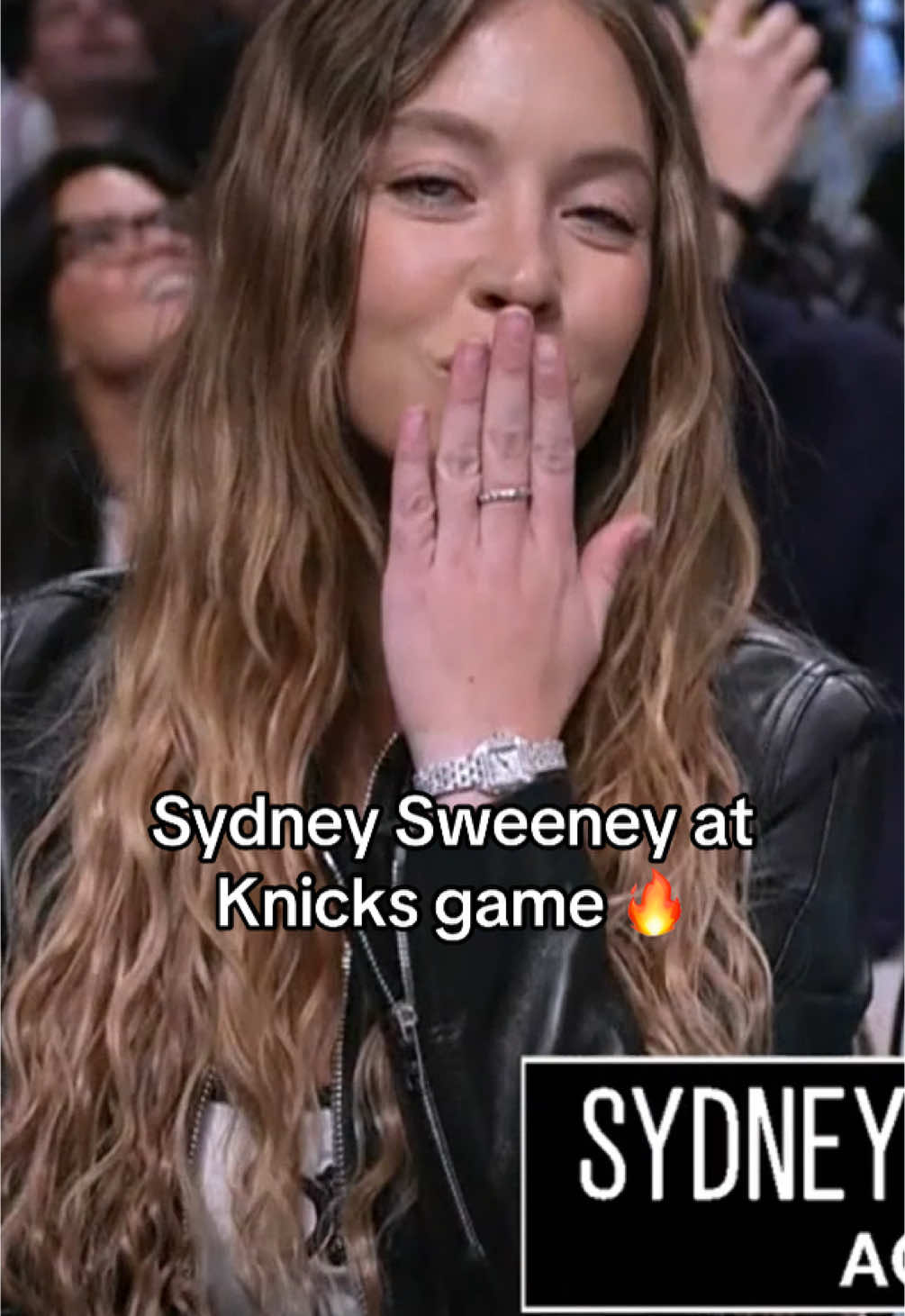 🔥. #NBA #bball #basketball #knicks #sydneysweeney 