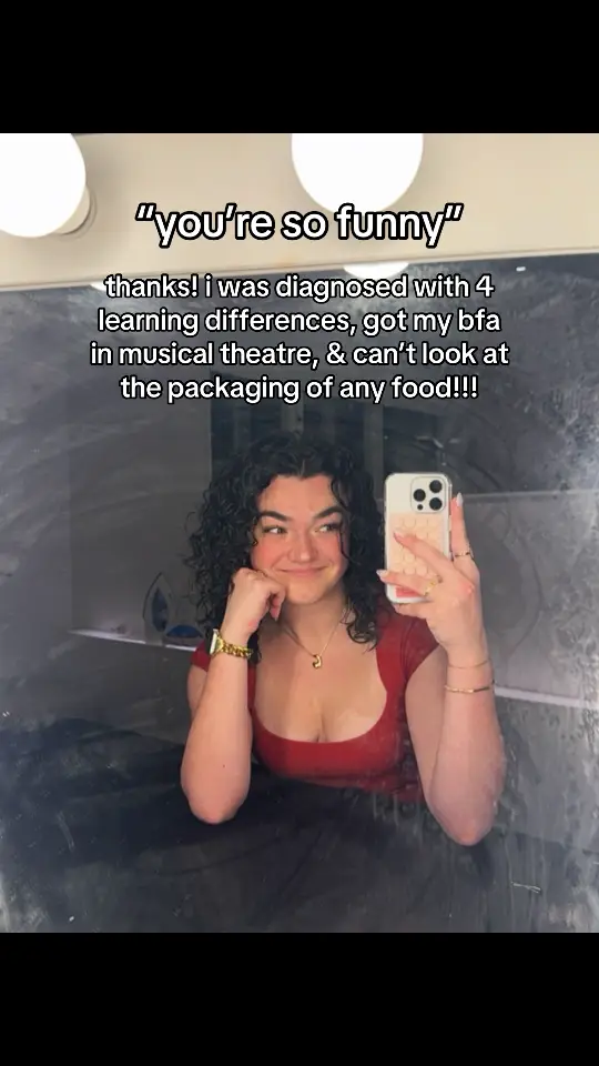 this mirror is so dirty oh #musicaltheatretiktok #theatreinfluencer #theatrekid #microinfluencer #behindthescenes #oversharing #eatinghabits #bfamusicaltheatre #bfamt #musicaltheatre #dyslexia #learningdifferences #actors 