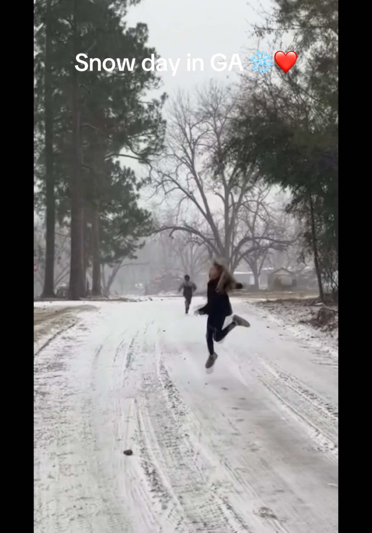 Addi and Gray were so excited for the snow ❤️🥰 #snow #addi #gray #fun #happy 