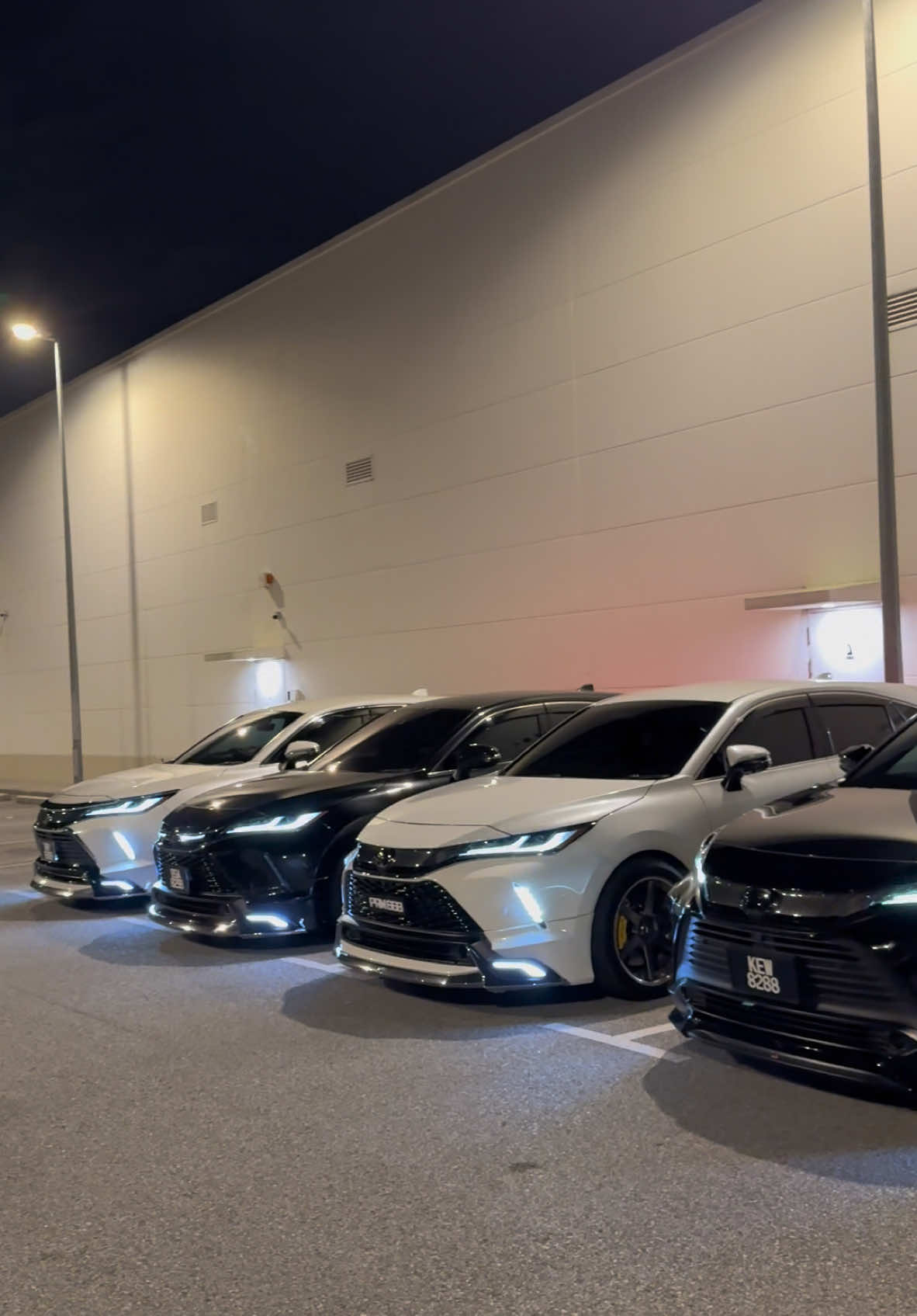 Black➕White =🐼 #malaysia #toyotaharrier #harrierxu80 #ハリアー80系 #xu80harrier #toyotaharriermalaysia #80ハリアー #carslover #modellista #modifycar #jdmcars #grsport #jdm #carguy #kuhlracing #verzwheel #rayswheels 