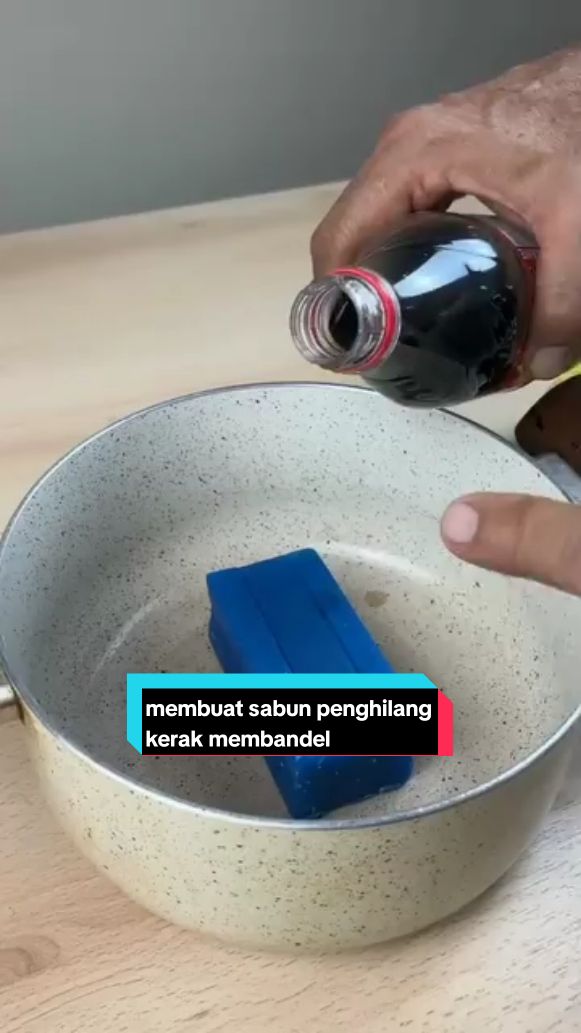 Membuat sabun penghilang kerak membandel  #fyp  #tipsandtricks  #idekreatif  #infomenarik  #solusialternatif  #semogabermanfaat 