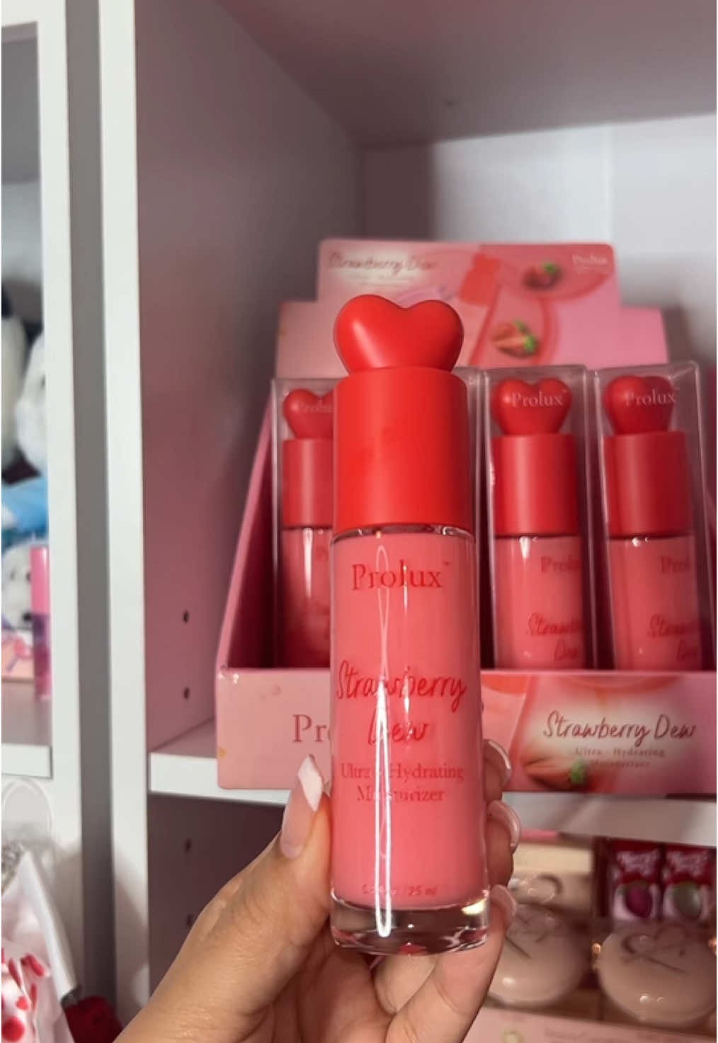 New arrivals 😍😍 #prolux #proluxcosmetics #makeup #beautycreations #hellokitty 