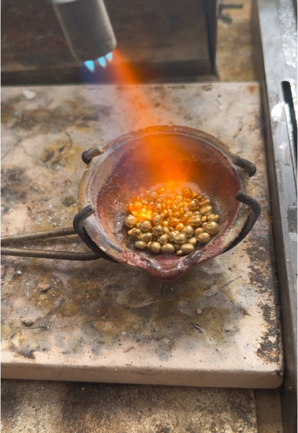 This part never gets boring  #sandiego #sandiegojewelry #sandiegojeweler #handmade #gold #jewelry #jewelrydesign #custom #customjewelry #handmadejewelry #finejewelry #fashionjewelry #goldchain #JewelryCollection #goldjewelry 