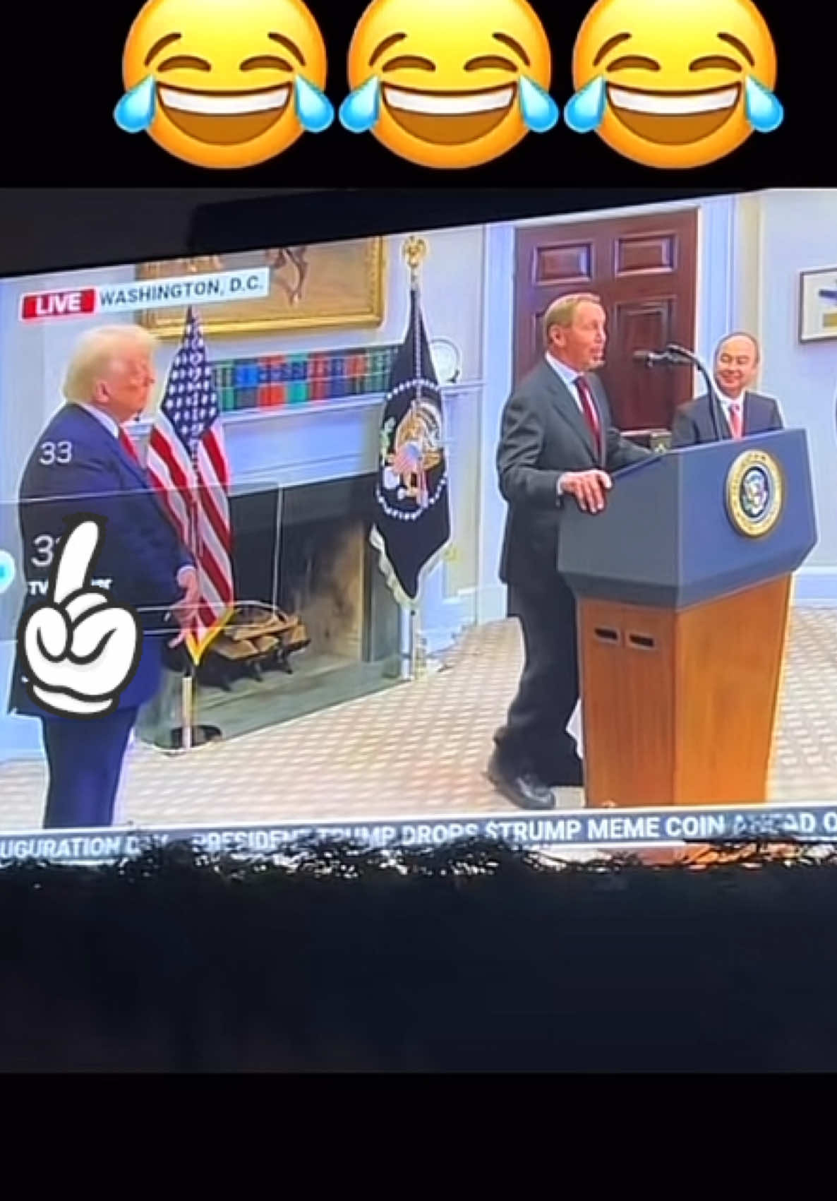 Trump announces up to $500 billion in private sector AI infrastructure investment. #Masayoshi Son needs step stool at podium and Trump looses it 😂 #Trump #ovaloffice #tooshort #funny #fyp 