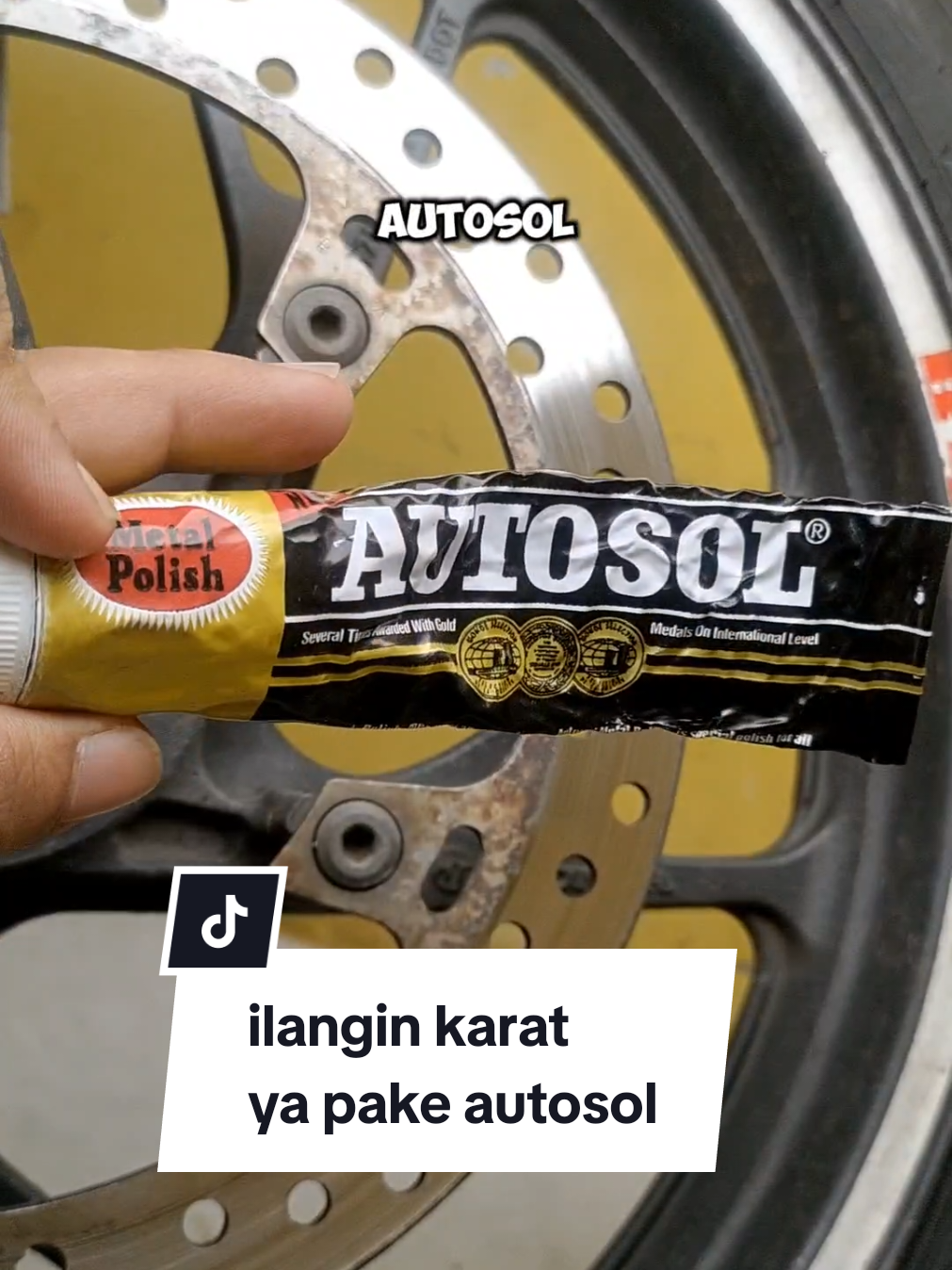 Terbukti ampuh ilangin karat dan kinclongin logam pake autosol #cbr150r #metalpolish #autosolmetalpolish #autosol 