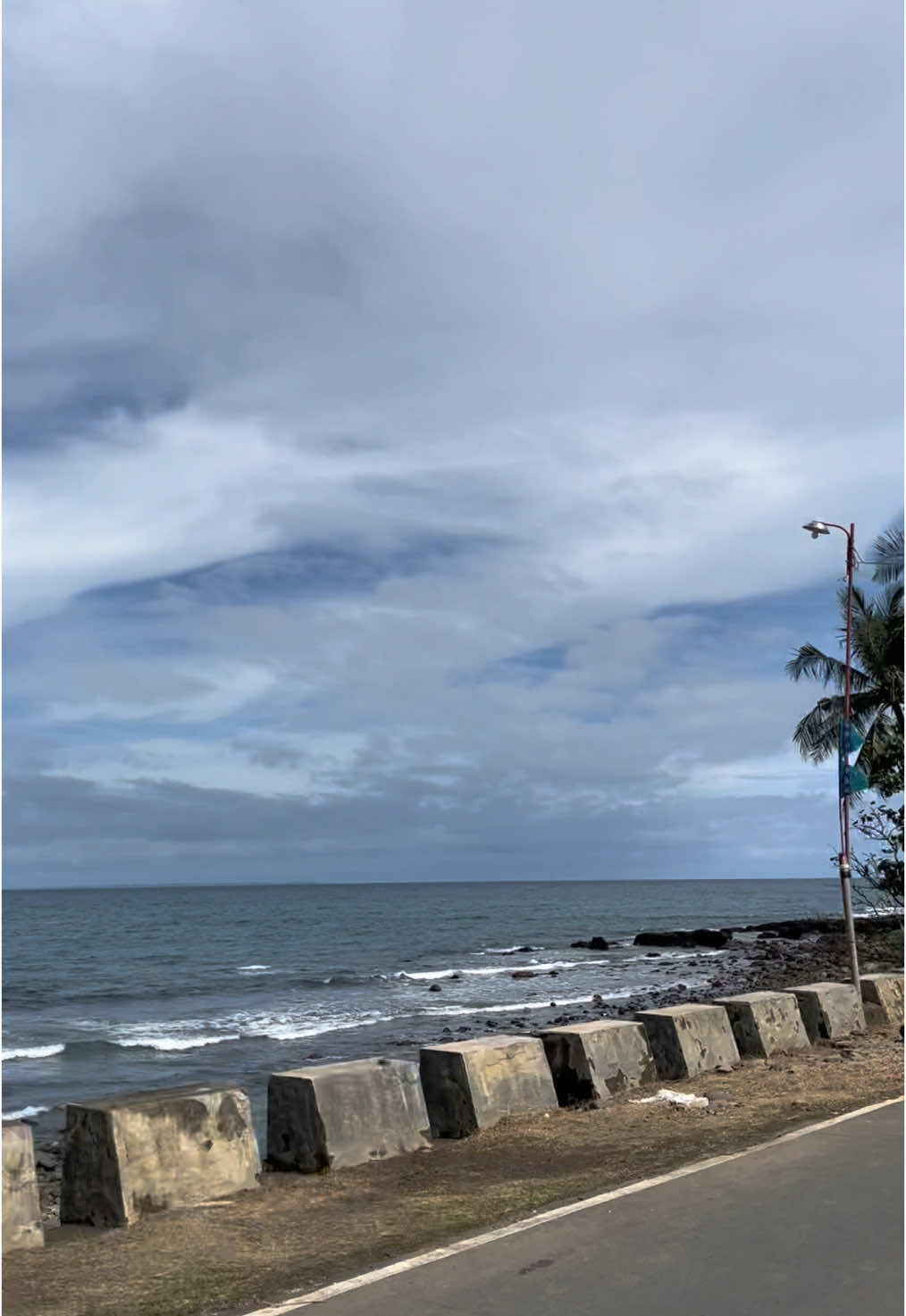 🌊🍃🏍️  #naturetherapy #longride #roadtrip #throttletherapy #adv160 #chillrides #fyppppppppppppppppppppppp 