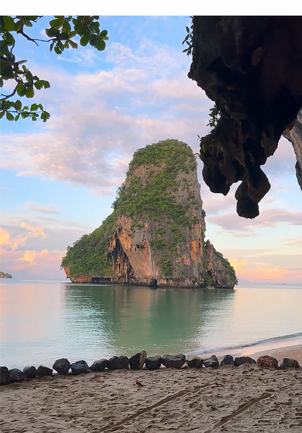 Where paradise is carved by time 🏝️🪨 📍The Grotto - Krabi , Thailand 🇹🇭  . . #thailand #thailandtravel #beachvibes #grotto #caves #railaybeach #sunrise #nature #islandlife 